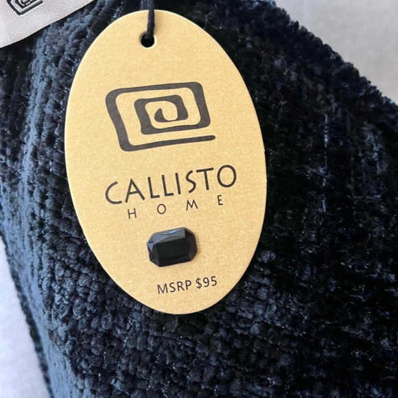 1-NWT CALLISTO HOME
DECORATIVE THROW PILLOWS (Read description for details ) - Picture 15 of 16